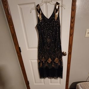 Black and gold 1920s sequin dress